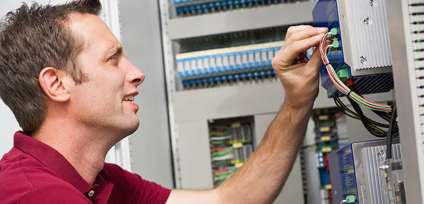 Offshore and Petroleum Facility Electrician in Pelham